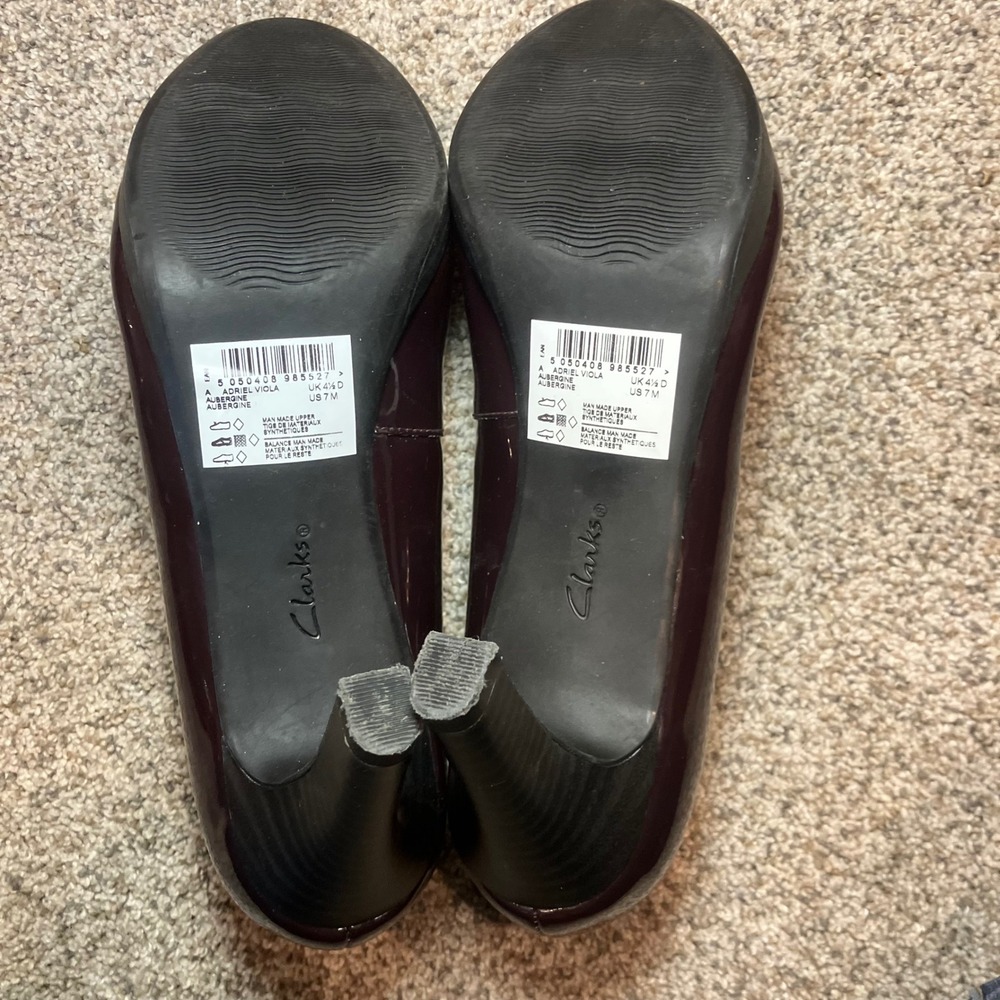 Clarks Adriel Viola Aubergine Patent Leather Pumps Heels 7M Comfort Professional - Picture 6 of 7